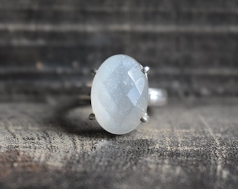 Gefacetteerde grijze maansteenring, 925 sterlingzilveren ring (14 x 10 mm)