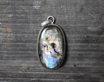 AAA Purple Flash Labradorite Pendant, 925 Silver