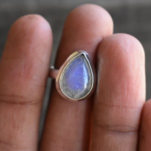 AAA Quality natural blue moonstone ring,blue flashy moonstone ring,925 silver ring,natural blue moonstone ring,gemstone ring,moonstone ring