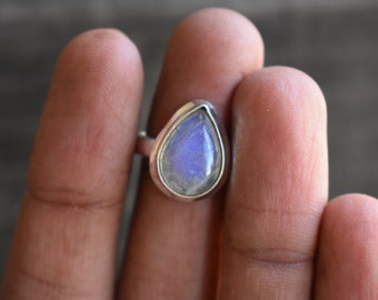 Anel de Pedra da Lua Azul Brilhante, Anel em Prata 925 em Formato de Gota