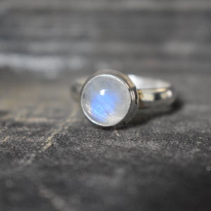 AAA Quality natural blue moonstone ring,blue flashy moonstone ring,925 silver ring,natural blue moonstone ring,gemstone ring,moonstone ring