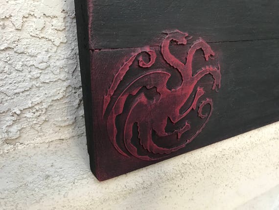 Game of thrones family name dragon banner House Targaryen | Etsy Tyrion Dragón De Madera Reloj Regalo para Hombre Grabada