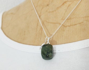 Ocean chalcedony necklace / Green gemstone necklace / Minimalist jewelry / Silver necklace / Birthstone / Healing stone necklace / Horseshoe