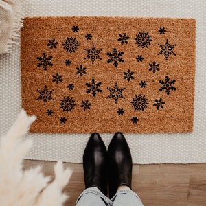  Coir Doormat Natural Fade - Vinyl Backed Winter Holiday  Christmas Door Carpet 16x24in Snowflake Let It Snow Front Door Welcome Mat  Outdoor / Indoor : Patio, Lawn & Garden