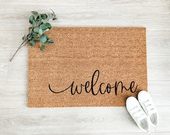 Welcome Script Doormat – Welcome Mat – Spring Doormat – Front Porch Decor – Outdoor Rug - Housewarming Gift - Wedding Gift