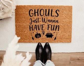 Ghouls Want To Have Fun Doormat – Fall Decor - Fall Doormat - Halloween Doormat – Outdoor Rug – Halloween Decor - Thanksgiving Decor