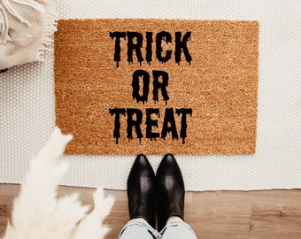 Trick or Treat Doormat – Fall Decor - Fall Doormat - Welcome Mat – Outdoor Rug – Halloween Doormat – Halloween Decor - Thanksgiving Decor