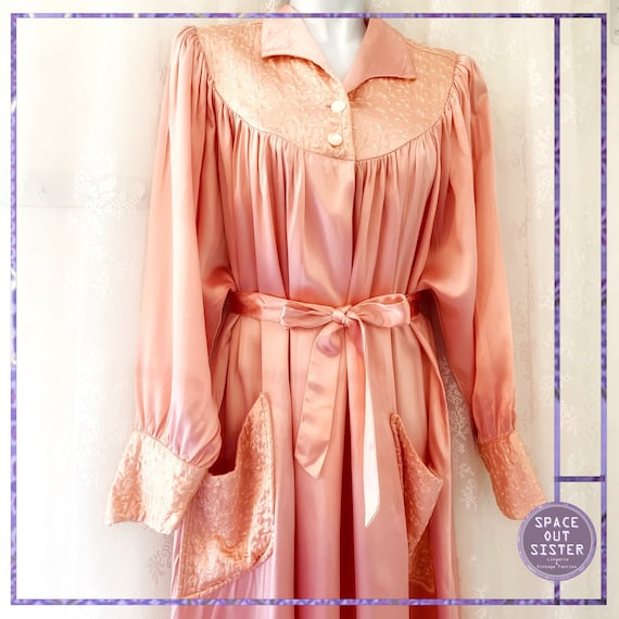 1940s Style Vintage Liquid Satin Robe