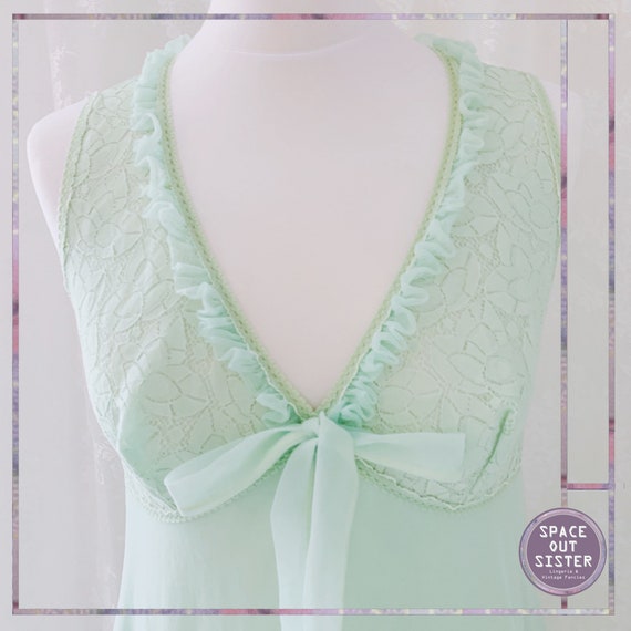 1970s Vintage Verlor Nightdress