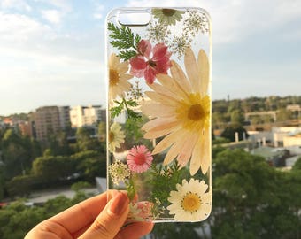 Handmade phone case/ pressed flower phone case/ preserved flower phone case/ dried flower phone case/iPhone 14 case/ iPhone 15/iphone 15pro