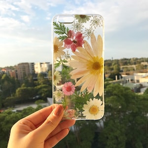 Handmade phone case/ pressed flower phone case/ preserved flower phone case/ dried flower phone case/iPhone 14 case/ iPhone 15/iphone 15pro