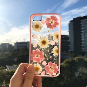 Handmade pink edged phone case/ pink flower phone case/ dried daisy phone case/ iphone 12 case/ iphone 13 case/ 14pro max case