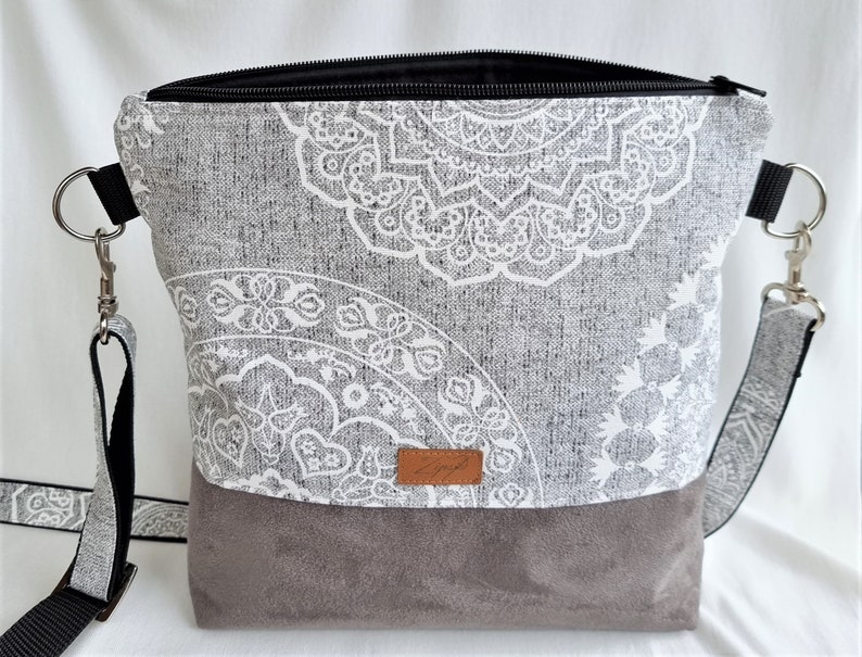 Umhängetasche , Schultertasche,grau, Mandala Bild 2