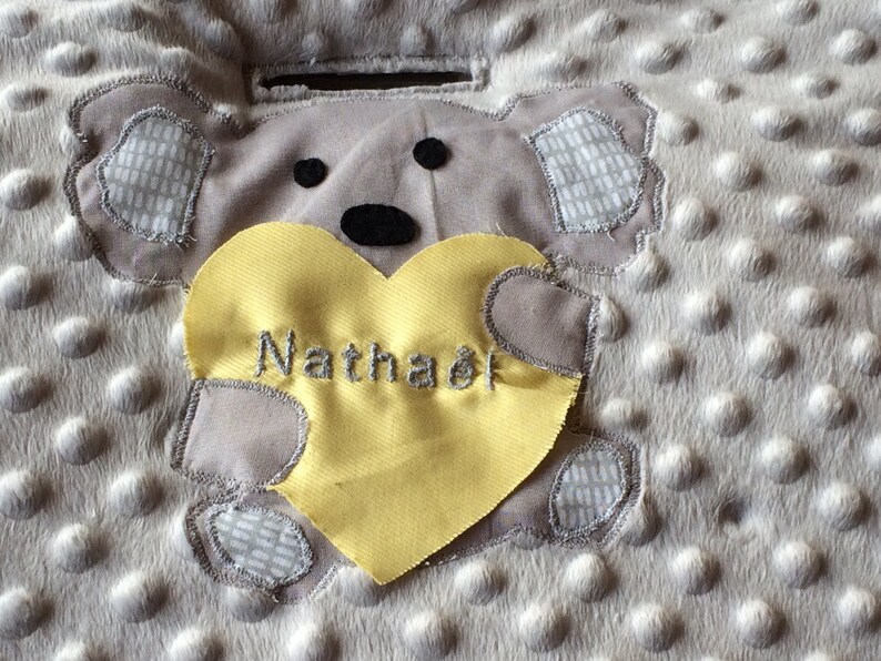 Customizable angel nest with the first name of the mixed child grey and light yellow