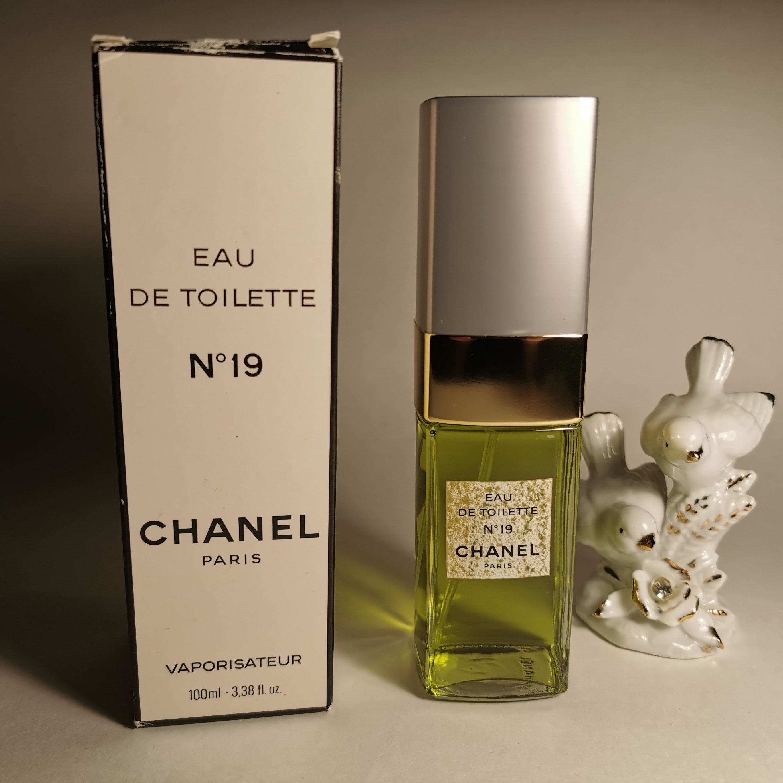 Vintage Chanel 19 Eau De Parfum Perfume 3.4 Ounce Oz 100 Ml 