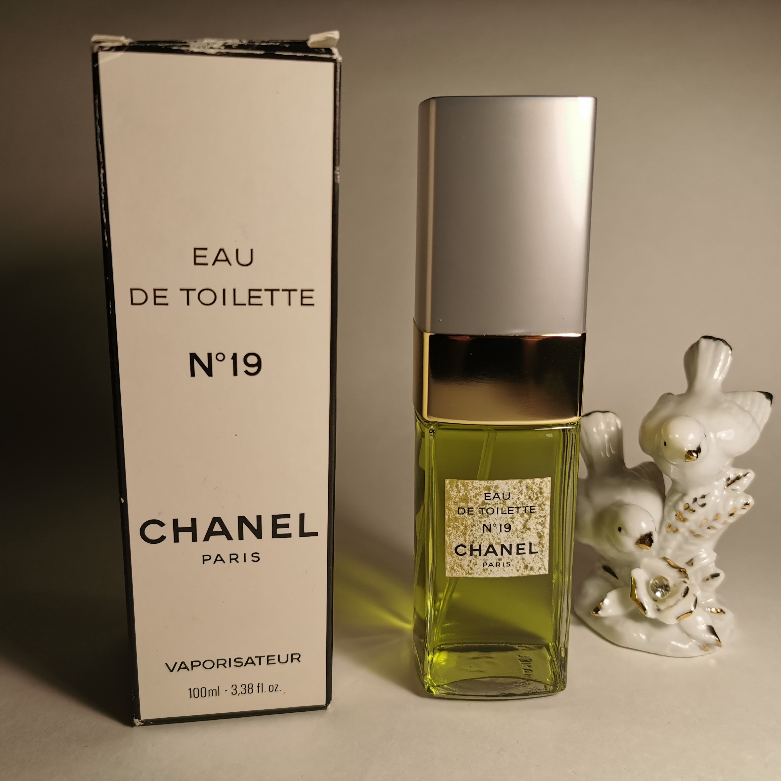 Chanel No19 by Chanel 100ml EDT Spray VINTAGE