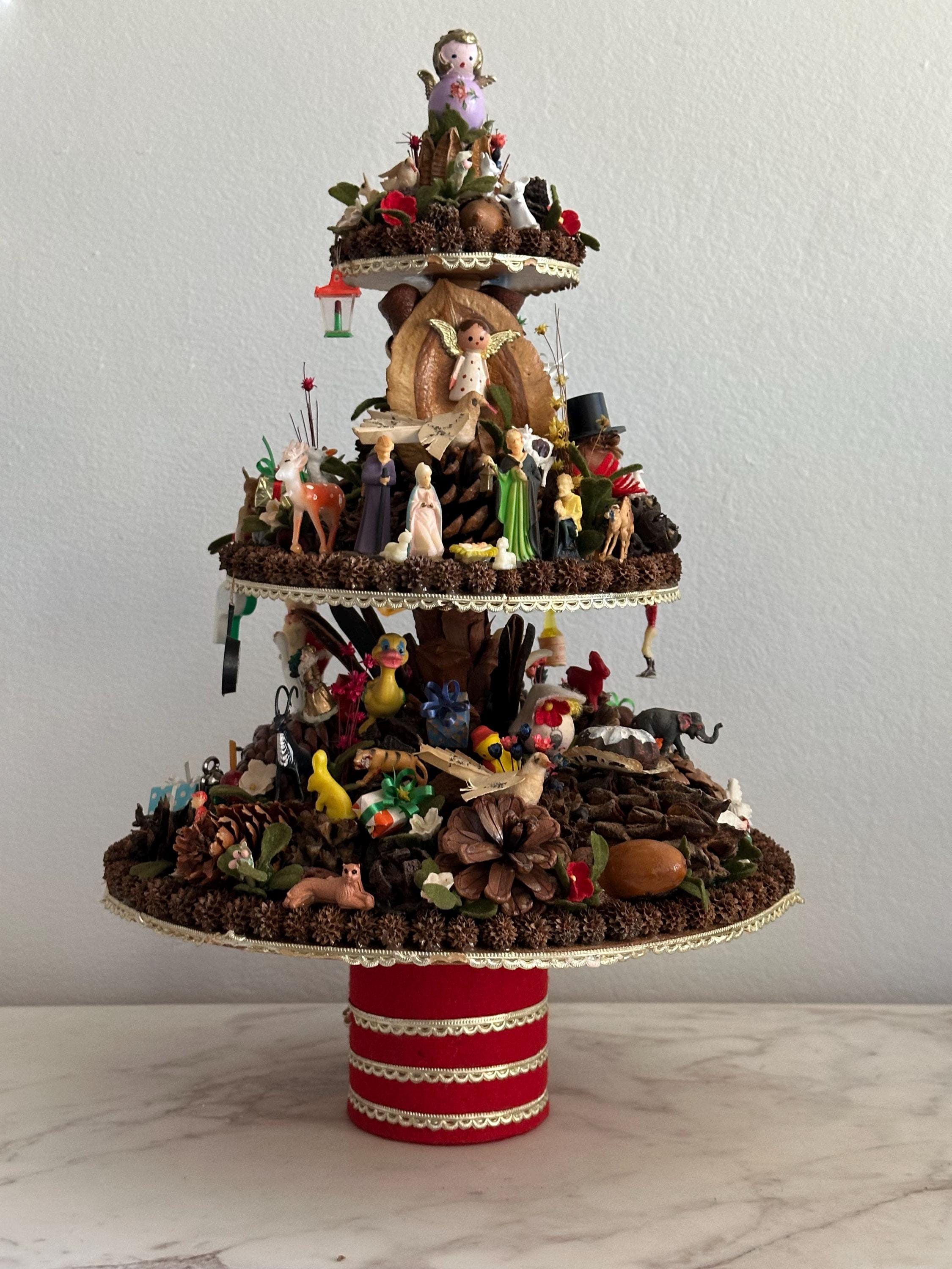 34 Space-Saving Christmas Decor Ideas for Apartments 6 Vintage Handmade Tabletop Christmas Tree