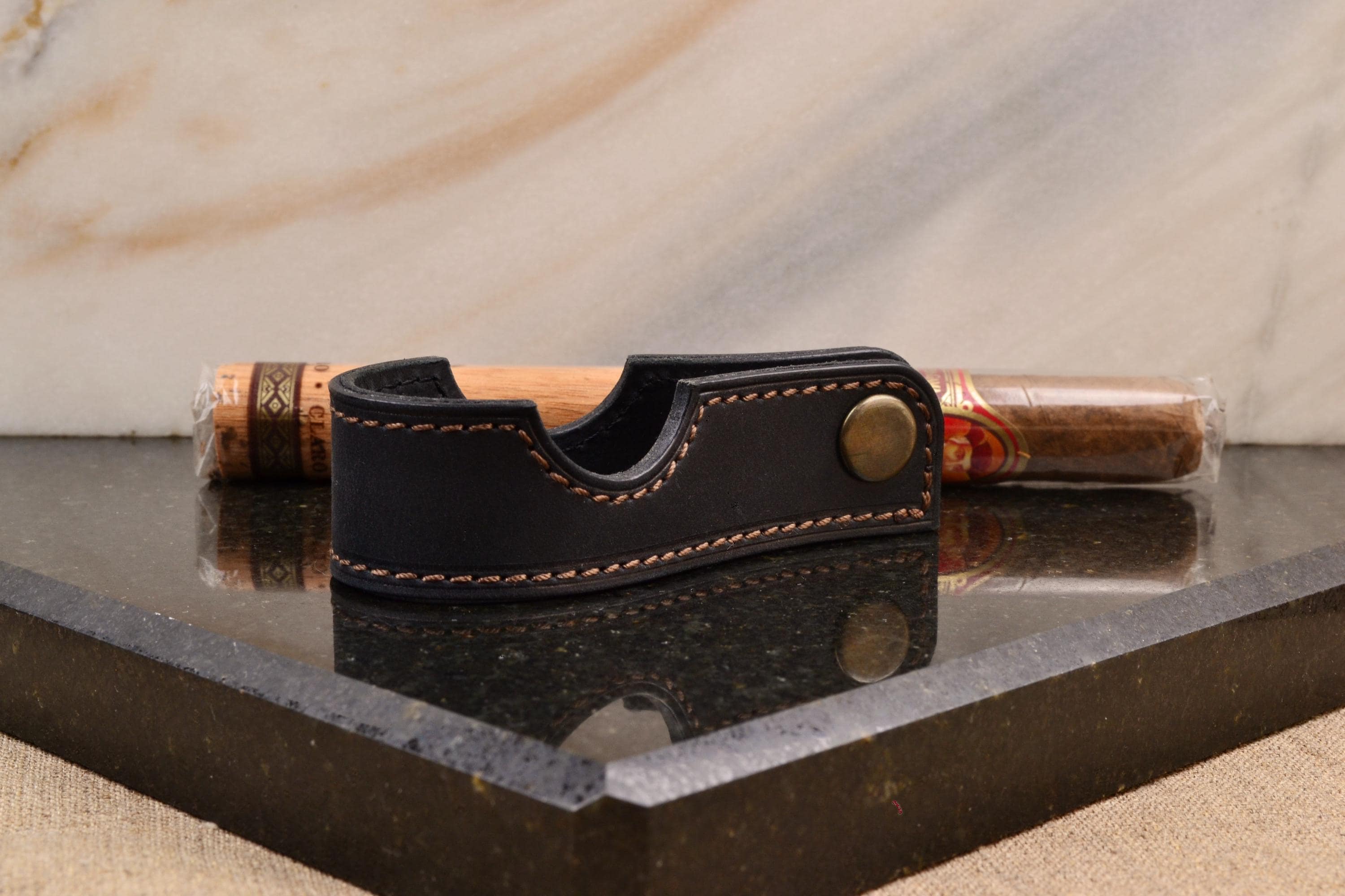 Cigar Stand Leather Birthday present Cigar Rest Leather Father's Day Gift 3rd Anniversary gift Cigar holder Gifts for men Travel Cigar Prop