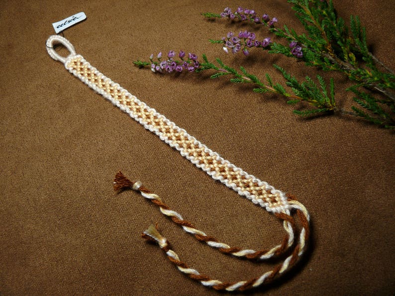 Slim bracelet Choose your colour Hand knotted rhomb wristband Friendship bracelet Narrow braided aztec cotton wish bracelet Gift Symmetrical
