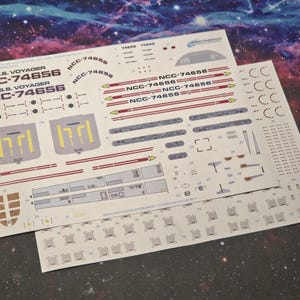 Decalcomanie Waterslide per la classe INTREPID in scala 1:700, set completo di decalcomanie U.S.S. VOYAGER - Registri personalizzati disponibili