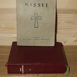 Vintage Set van 2 Franse Missals Christelijke Gebedsboeken - Vicariat aux Forces Armées Françaises 1954 - Missel Communautaire 1973