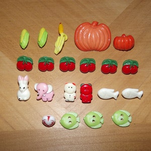 Set francese vintage di 21 bottoni - Bottoni animali - Bottoni pesce - Bottoni mais - Bottoni zucca Bottoni Halloween - Bottoni cuciti per bambini