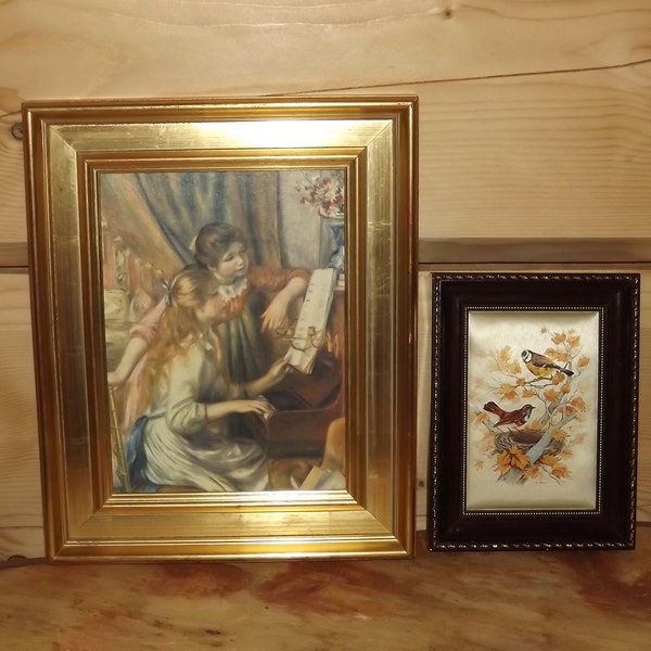 Ensemble de 2 belles Français - Renoir Jeunes Filles au Piano Print Golden Frame - U. Selis Birds with Nest Print on Silk Framed Wood