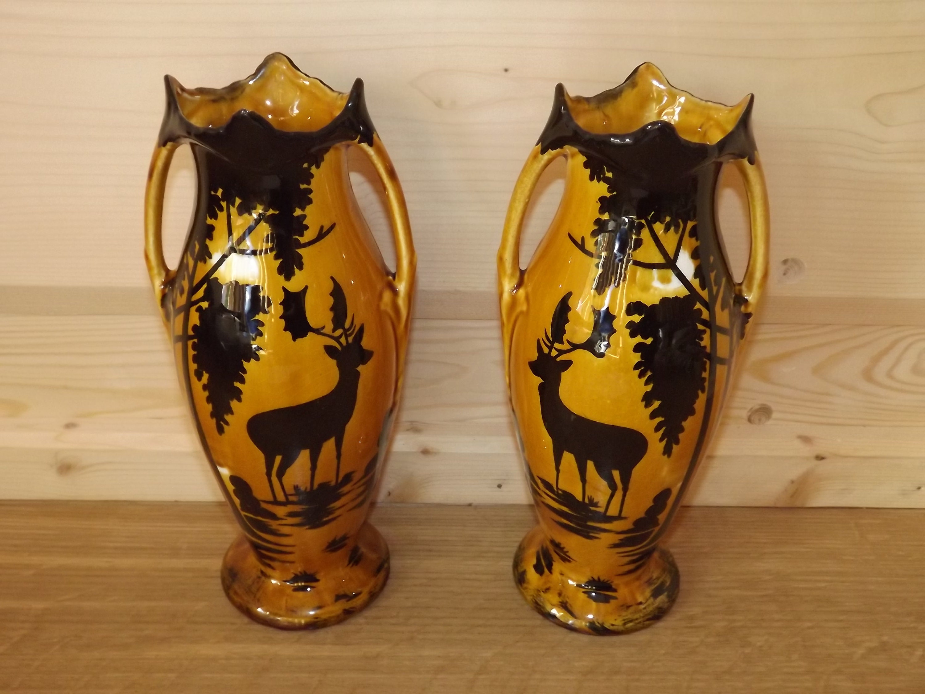 Français Paire de Vases Orchies Art Nouveau Cerfs Arbres - Qualité Made in France en Faïence