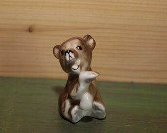 ソビエトオリンピックの熊「スポーツ審判員」は「コロステン磁器」工場