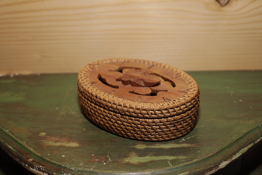 Vintage Wicker Box With Wooden Frog Indonesian Basket With Lid - Wooden ...