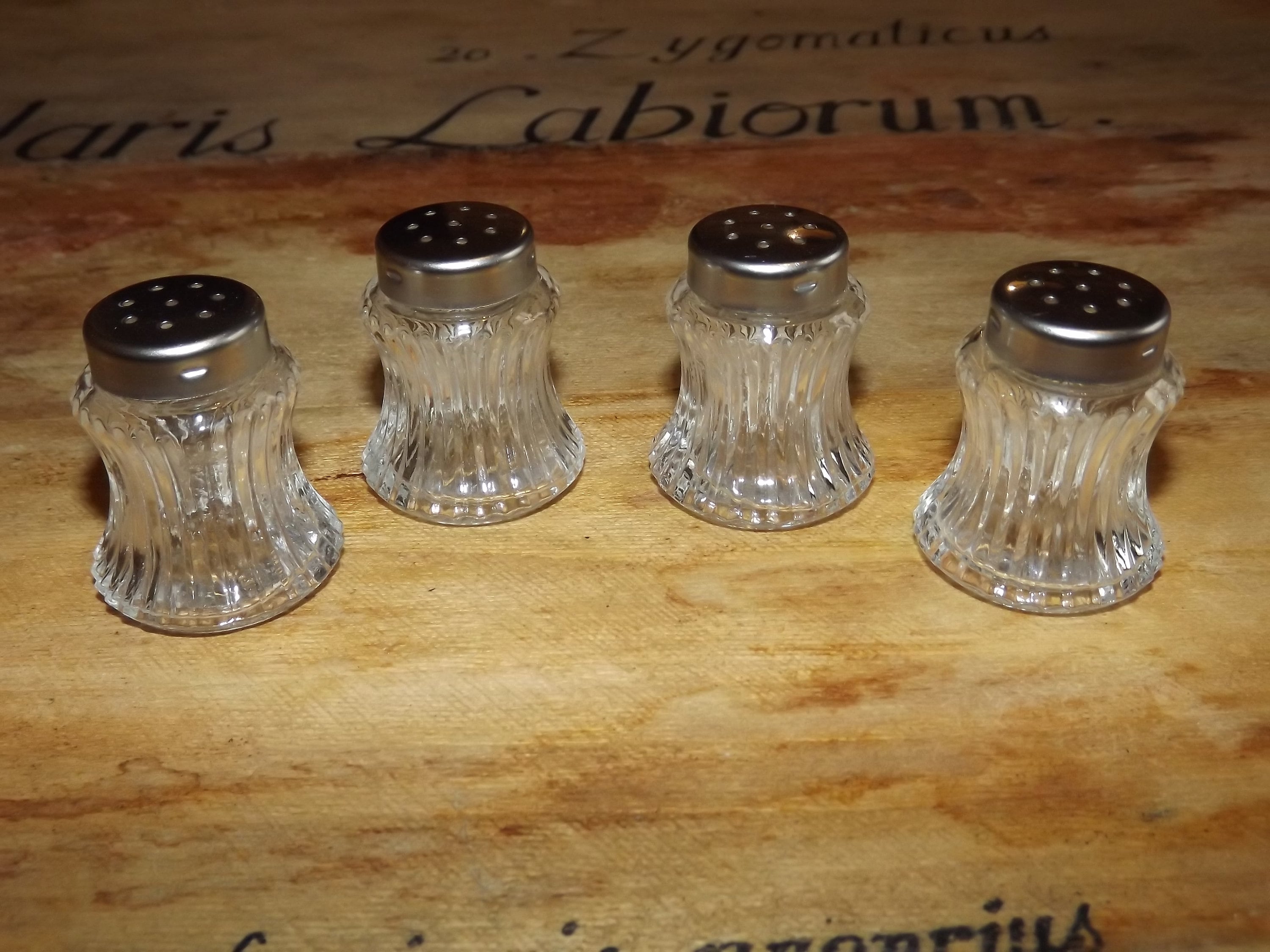 Shakers Au Sel et Poivre Vintage Allemand Marke Tischfein - 4 Caves Rétro Petits Shakers en Verre Ac