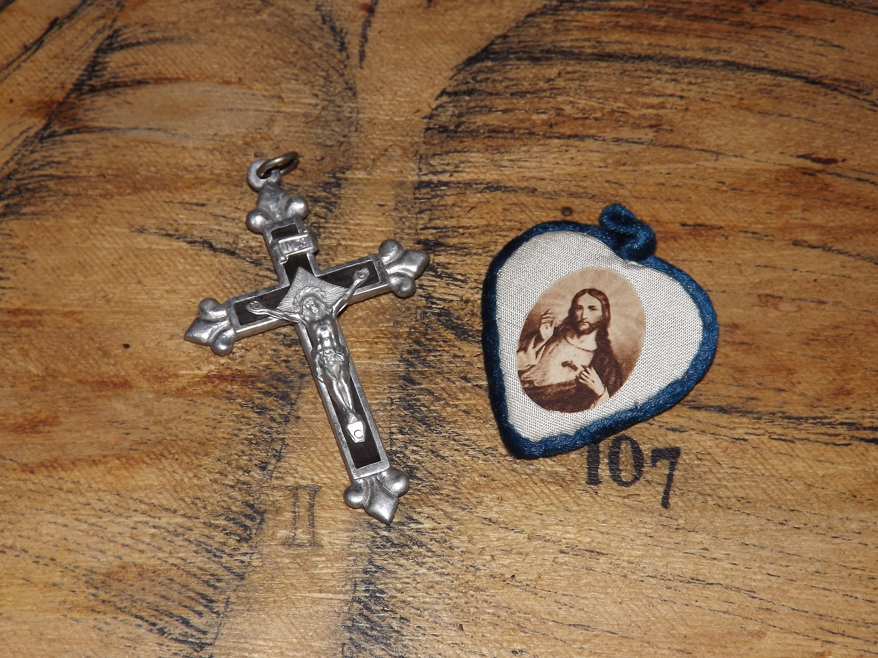 Vintage Français Crucifix avec Scapular - Metal & Dark Wood Large Pendant Religious Wooden Cross Jes
