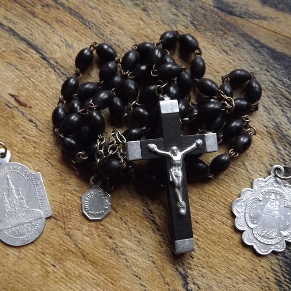 Antique Set of French Rosary and Aluminium Christian Medals - Lourdes 1908 Medal - ND de Bon Secours Guingamp - Catholic Set