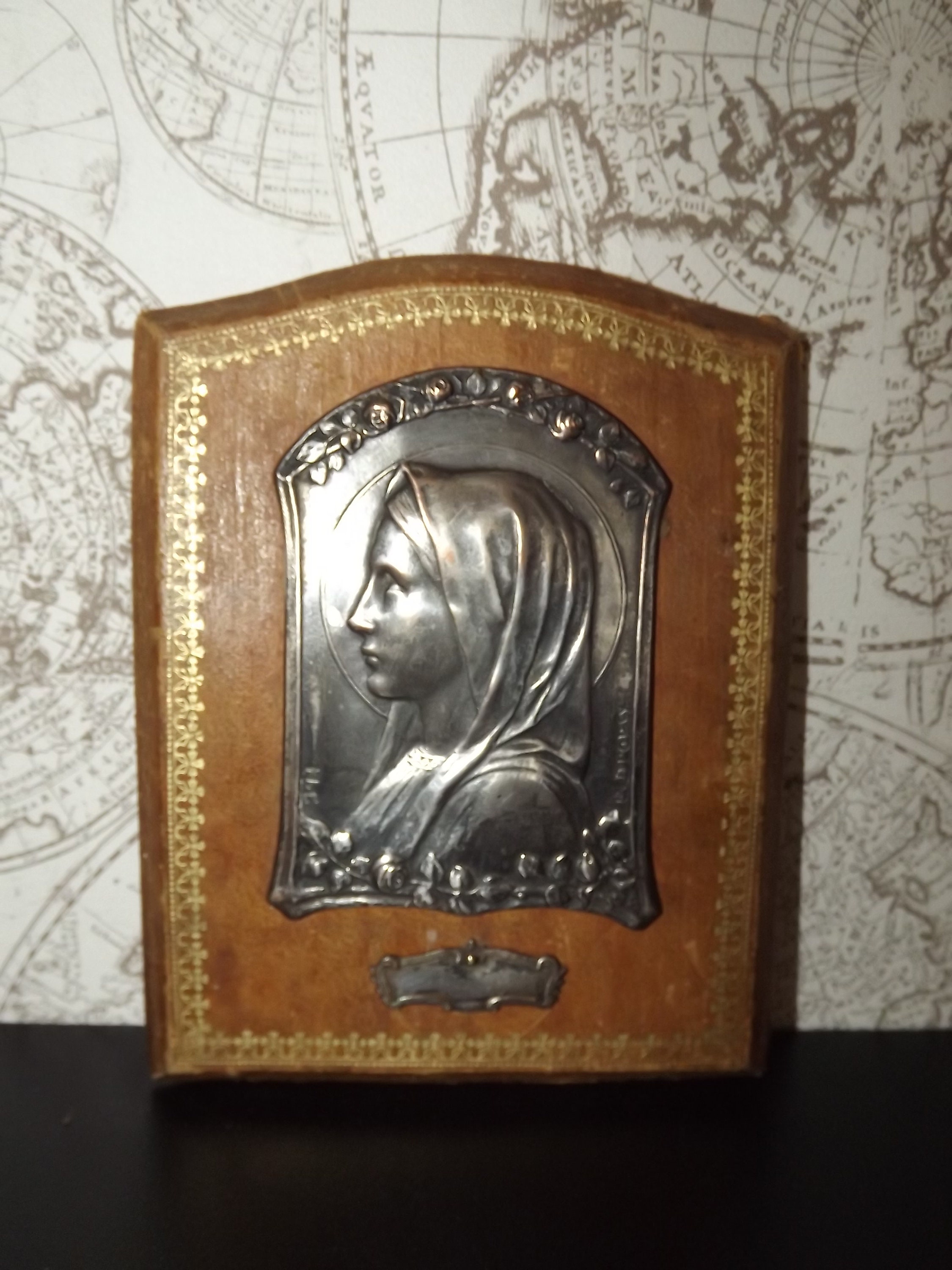 Vintage Virgin Mary Medal Signé E.dropsy - Religious Silvered Copper Based Metal On Wooden Plaque Fr