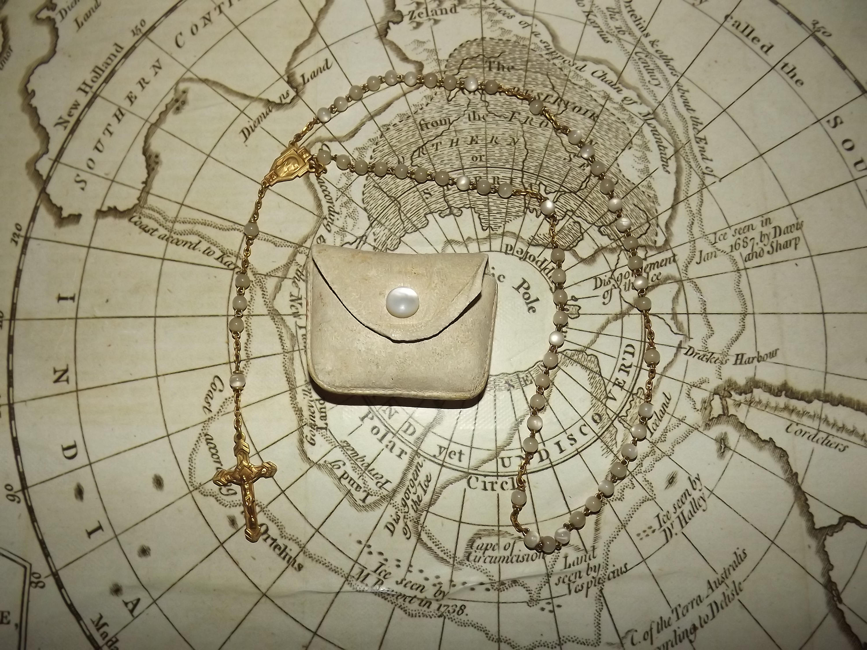 Rosaire Vintage Français - Nacre Perles Catholic Devotion Rosary Crucifix & Virgin Mary Center Medal