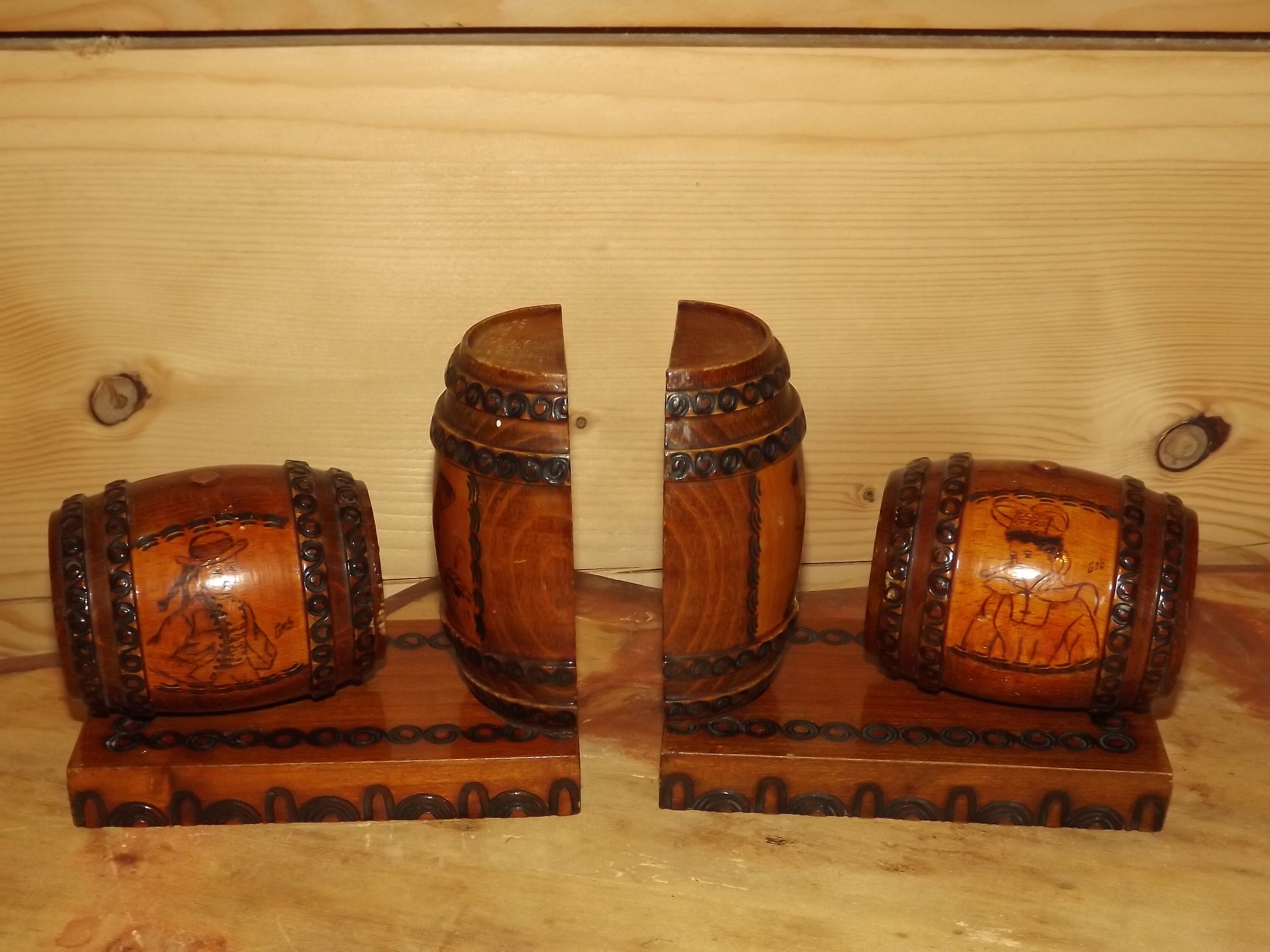 Vintage Français Wooden Bookends Gab - Breton Barrels Brittany Folk Couple Wood Handmade Art Populai