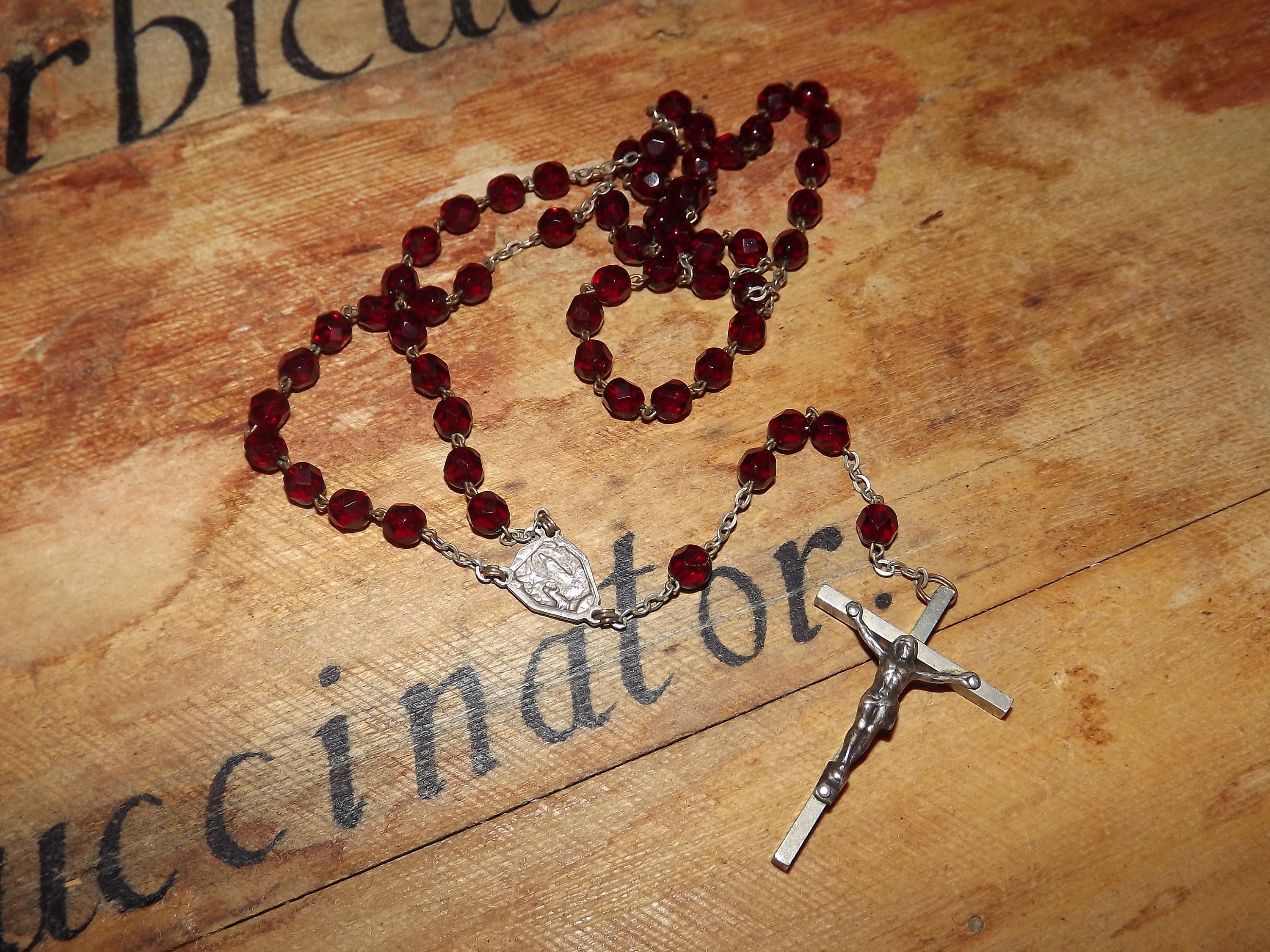 Français Vintage Lourdes Rosaire - de Perles Verre Rouge Notre-Dame Christian Hand Rosary Bourgogne 