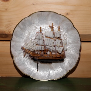 Vintage Real Shell Decorative Plate with Wooden Ship - Mother-of-pearl Plate Brass Rims - Nacre Plate Fregate Les Sables d&#39;Olonne Souvenir