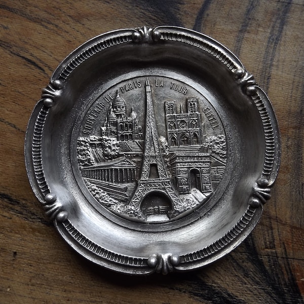 Souvenir de Paris Eiffel Tower Round Tray - Parisian Monuments Ring Dish - Collectible Plaque - Parisian Monument Ashtray Eiffel Tower