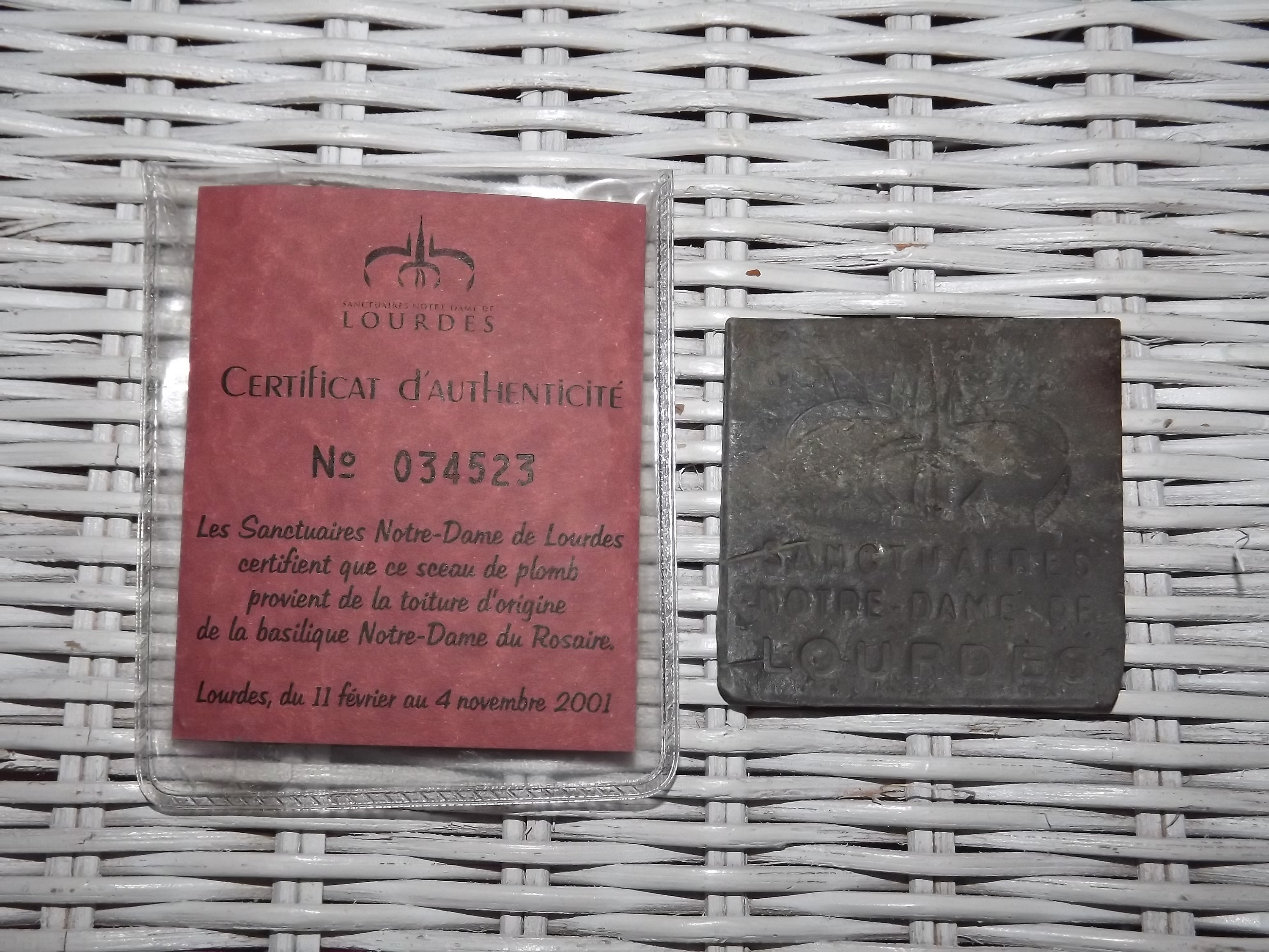 Sceau de Plomb Antique Rare et Précieux Du Toit La Basilique Rosaire Lourdes avec Certificat d'authe