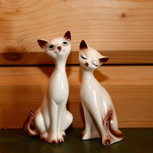 Vintage Set of 2 Cats Figurines - Ceramic Cat Statues - Creme and Brown Cat Couple - Vintage Cats
