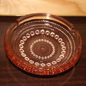 Posacenere vintage francese in vetro rosa Hobnail - Vassoio ad anello in vetro rosa Hobnail - Portaoggetti in vetro Hobnails Luminarc Verrerie d&#39;Arques