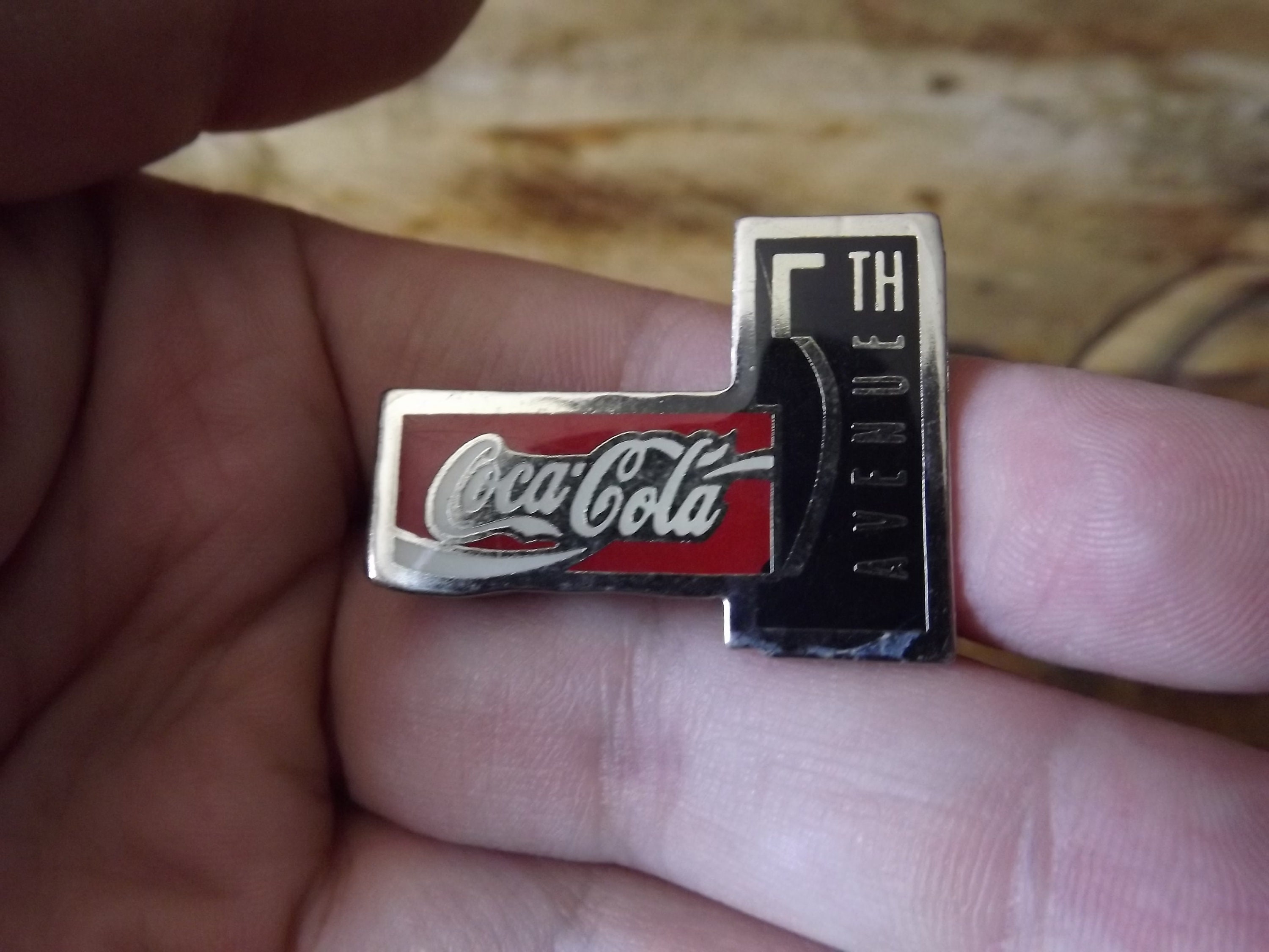 コカコーラ ラペルピン コレクター用 2 個セット - 第 22 回