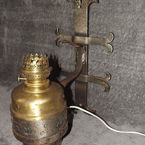 Vintage French Medieval Style Wall Sconce - Wrought Iron and Brass Oil Lamp Electrified Lamp - Oil Lamp Sconce French Countryside