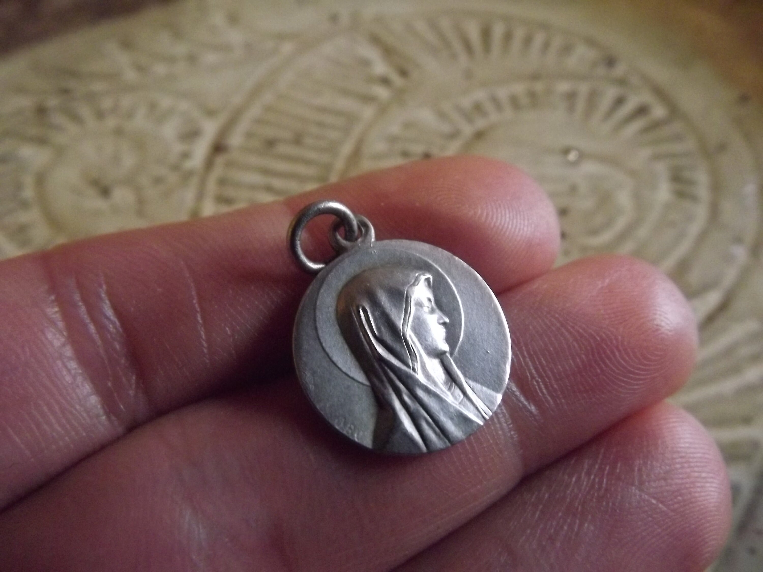 Vintage Français Lourdes Medal - Silvered Metal Our Lady Of Round Apparition Scene Pendant Christian
