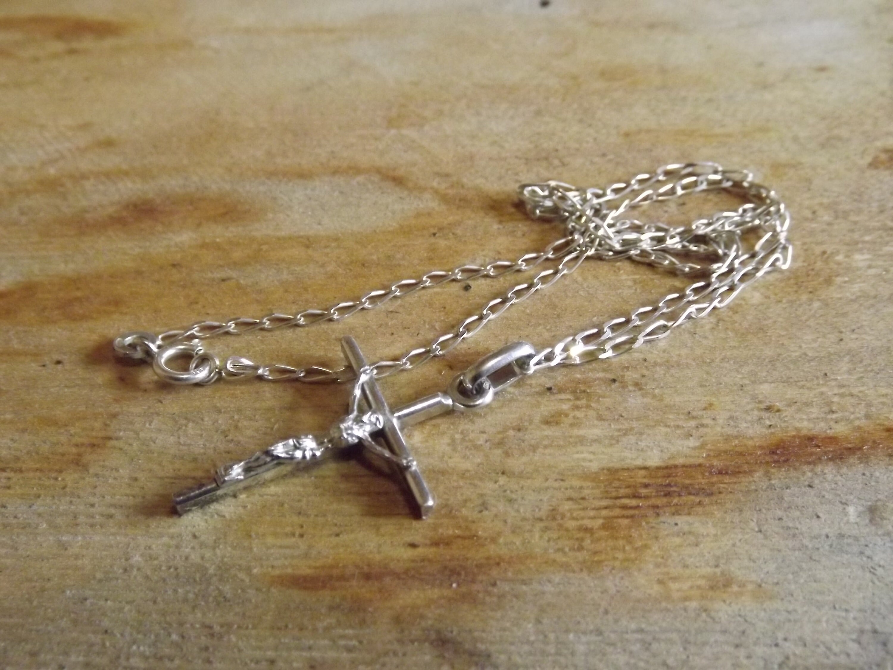 Français Vintage Christian Cross Collier Chaîne en Argent Jésus sur Pendentif Croix - Français Bijou
