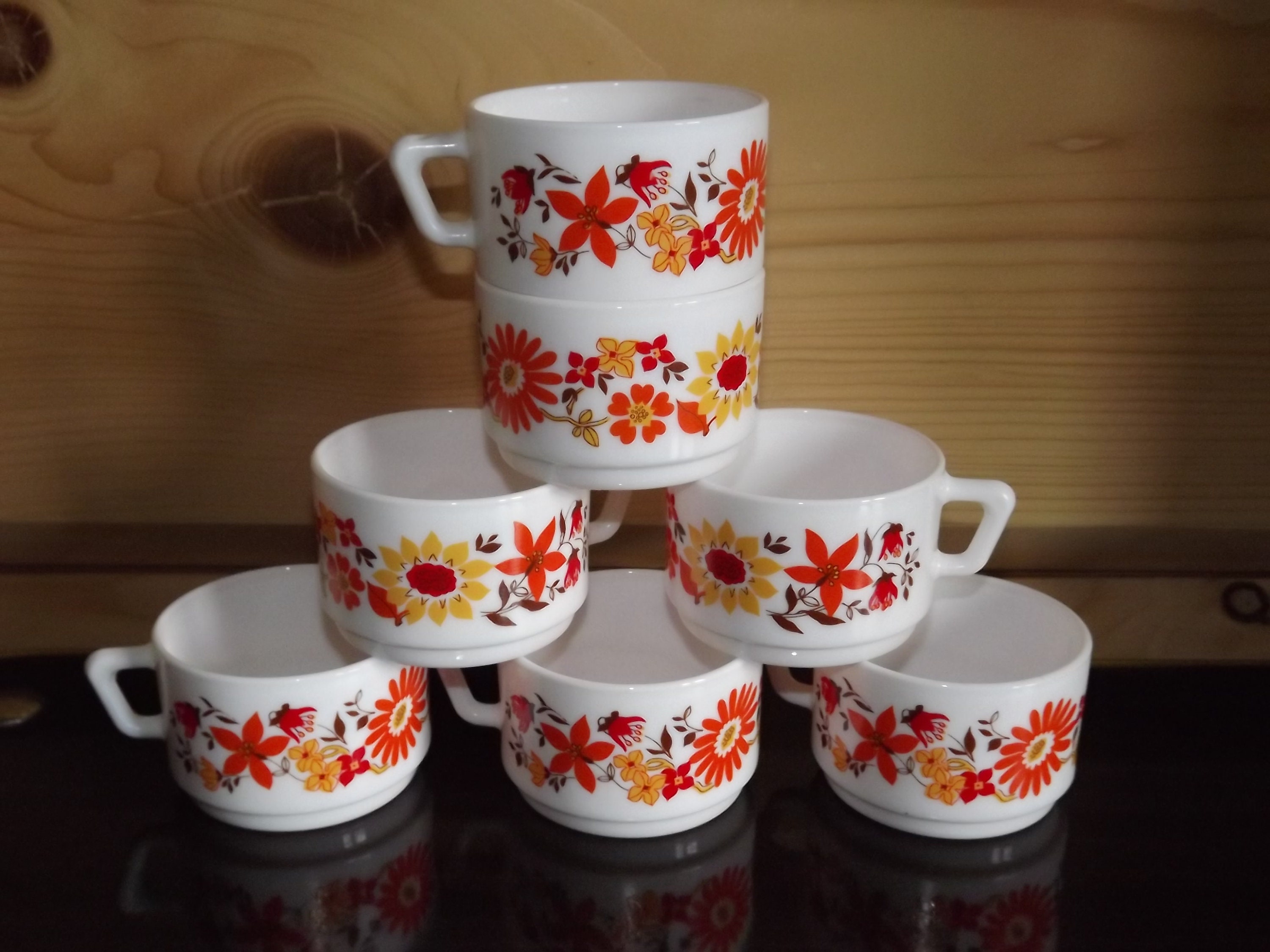 Français Vintage Set de 7 Tasses Arcopal - Verre à Lait Blanc 70S Scania Flowers Tasses Café Françai