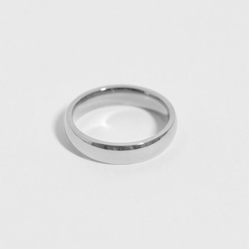 Classic Band Ring