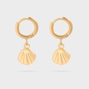 Shell Huggie Hoop Earring, 18K Gold PVD Stainless Steel, Waterproof and Non-Tarnish, Beach Inspired Jewelry, Summer Gift for Her