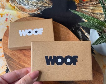 Boîte-cadeau sur le thème des chiens - Woof - Petit récipient vide en carton kraft brun robuste